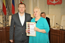 И словом, и делом: помощников депутатов Волгодонской городской Думы отметили за помощь советам ТОСов
